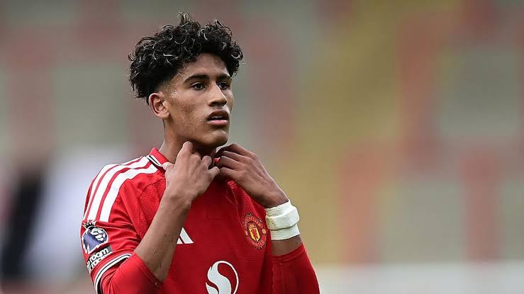 15-Year-Old Wonderkid Wants to Leave Man Utd, Six European Giants Show Interest