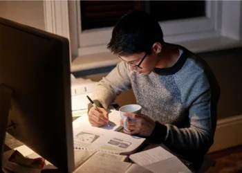 This Is What Staying Up All Night Does to Your Brain
