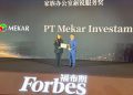 PT Mekar Investama Teknologi received an award from Forbes China in Shanghai as the New Edge Family Office Service Provider. (Mekar)