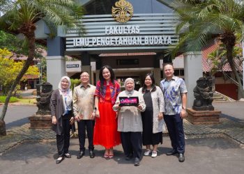 AIA Brings Financial Literacy Bus to UI to Educate Young Indonesians