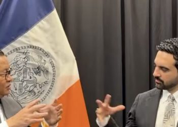 New York City Mayor Zohran Mamdani (right) expresses his appreciation while speaking with Jakarta Governor Pramono Anung. (Screenshot from Instagram @pramonoanungw)