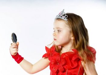 7 Parenting Habits That Could Shape Narcissistic Behavior in Children