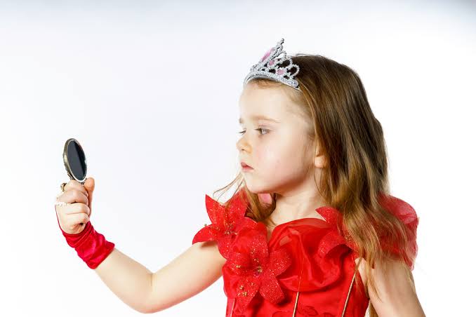7 Parenting Habits That Could Shape Narcissistic Behavior in Children