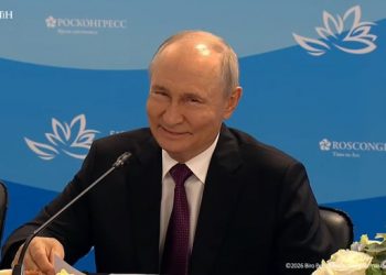 Russian President Vladimir Putin laughed while listening to Indonesian President Prabowo Subianto’s remarks during a lunch hosted in Vladivostok, Russia, on Thursday (03/09/2026). (Presidential Secretariat YouTube)