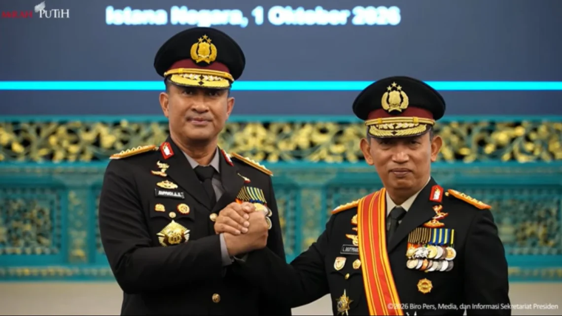 Listyo Sigit Hands Over Tribrata Banner to New Police Chief Suyudi