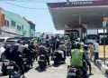 Bahlil Says National Fuel Stocks Are Safe, Blames Distribution Disruptions for Queues