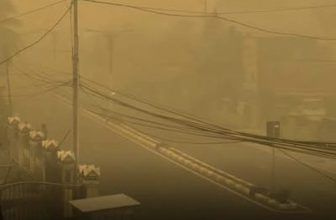 Central Kalimantan Skies Turn Yellow as Wildfire Smoke Pushes Air Quality to Dangerous Levels