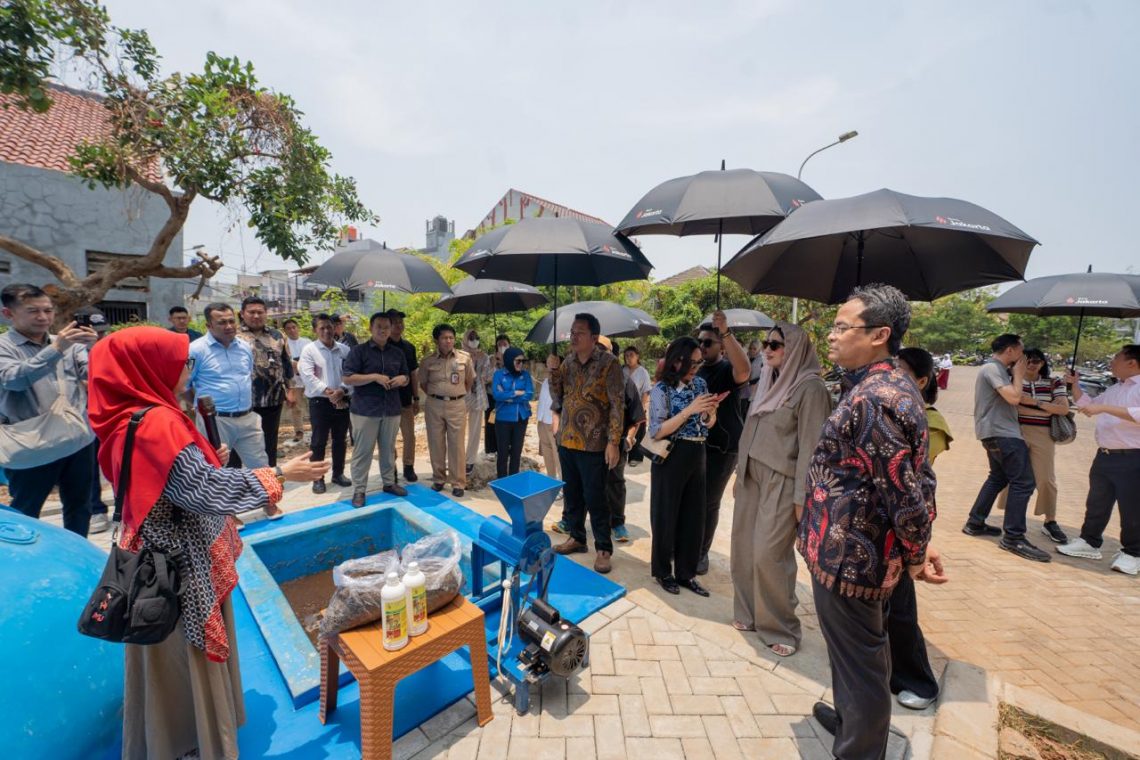 The Special Committee on Corporate Social and Environmental Responsibility of the Jakarta Provincial Council (DPRD) inspected a communal biodigester-based organic waste processing facility—developed by Bank Jakarta—at the Rorotan Simple Rental Flats in Cilincing, North Jakarta, on Monday (October 7, 2026). Bank Jakarta