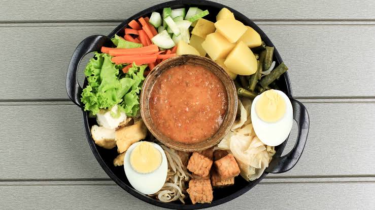 Gado-Gado Is Healthy, But Too Much Peanut Sauce Can Add Calories
