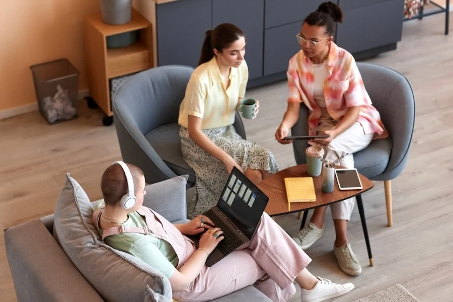 Gen Z vs. Millennials: 7 Key Differences in the Workplace