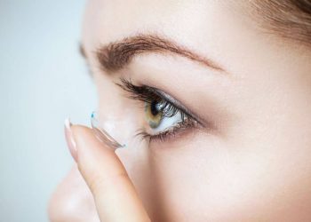 Why Eye Doctors Warn Against Wearing Contact Lenses on Long Flights
