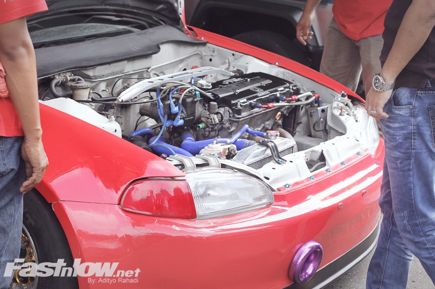 Mesin Mobil Peserta Drag Race