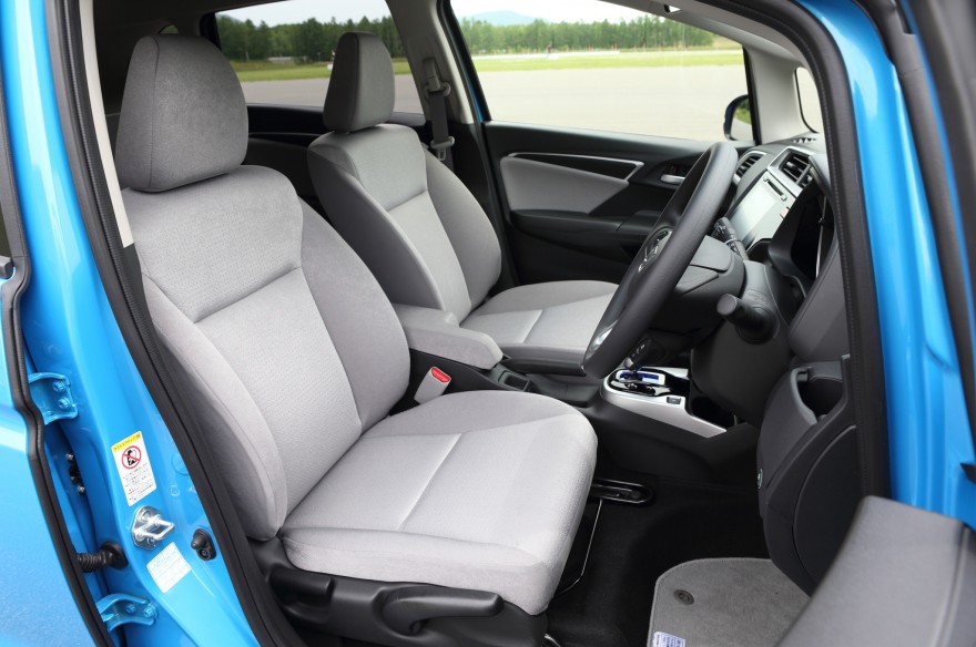 2015-Honda-Fit-Hybrid-interior