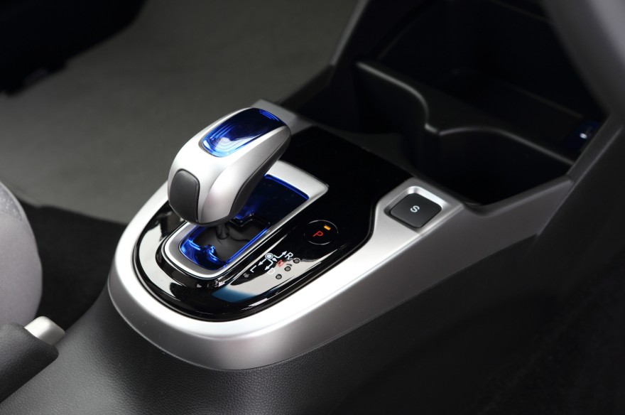 2015-Honda-Fit-Hybrid
