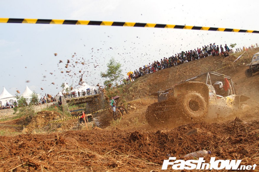 LUPROMAX Indonesia eXtreme Offroad Adventure, UTV Club, GTradial, lupromax oil, SMN, fastnlow, jeep, toyota, xj, prestone, luminox. (foto utama) - Team 2014 copy