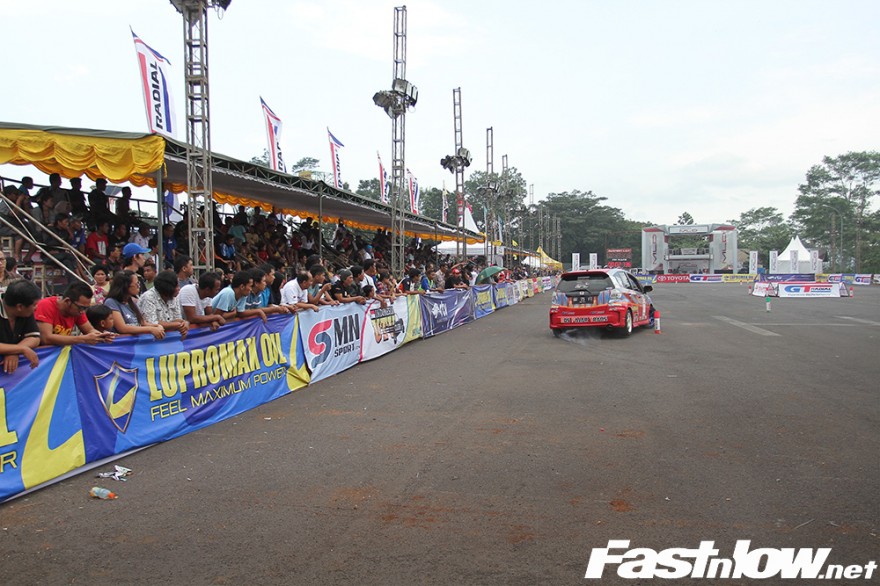 Slalom Malang 2014 penonton malam copy