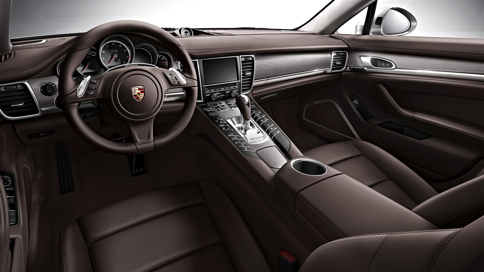 Interior porsche panamera S yang eksklusif