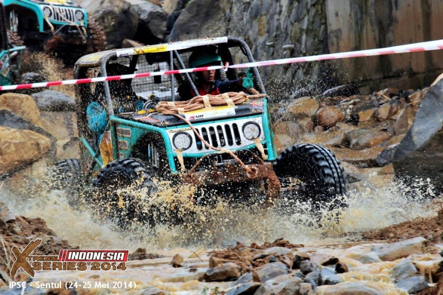 galunggung-pegang-kendali-di-seri-2-kejurnas-adventure-offroad-team-foto-20140526165717-7232