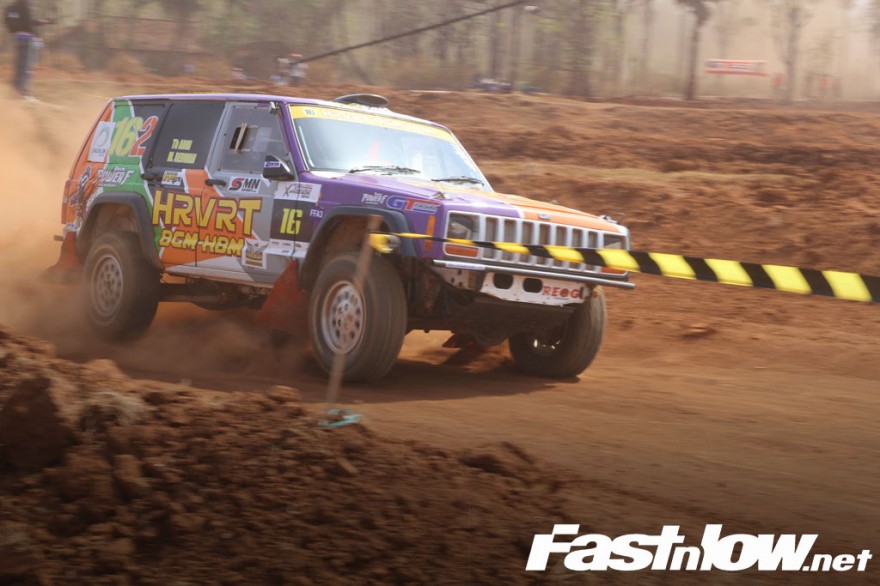 Indonesia extreme Offroad Racing Tuban SMN GT radial Lupromax Jhonlin UTV 4 TB Adhi