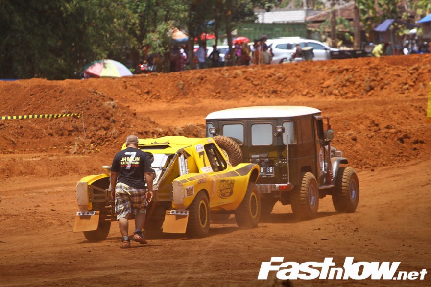 Indonesia extreme Offroad Racing Tuban SMN GT radial Lupromax Jhonlin UTV 8.1