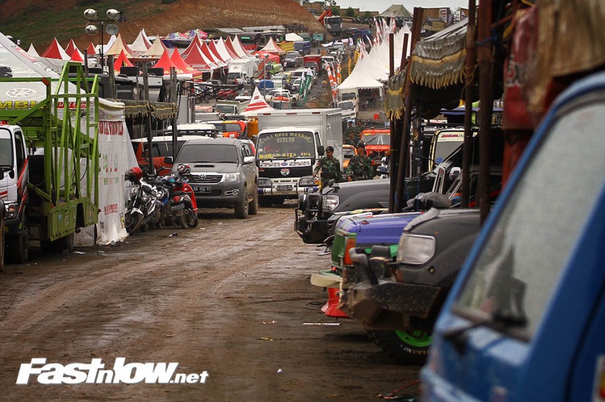 keramaian paddock batu licin  kalimantan edit  speed offroad kejurnas IXOR 2015 race balapan 4x4