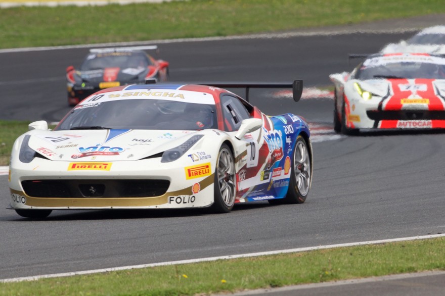 Ferrari Challenge Trofeo Pirelli Asia Pasific 2015 Fuji speedway Indonesia Renaldi Hutasoit Jakarta Ban 1