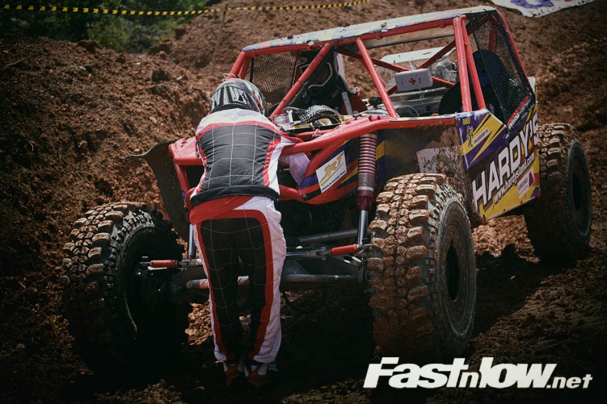 wahyu lamban troubel  hardysland extream offroad batulicin kalimantan borneo 4x4 indonesia
