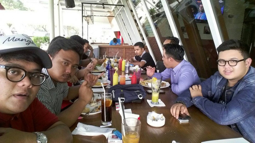 GT radial makan siang bareng pembalap 2