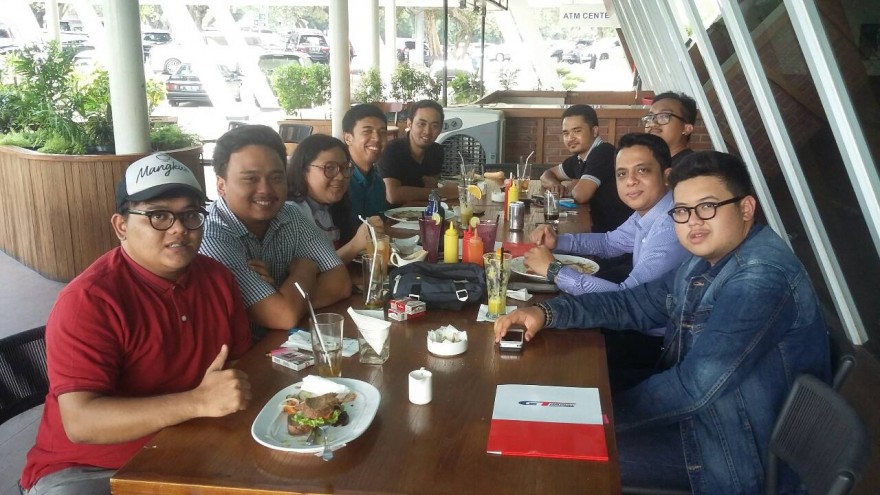 GT radial makan siang bareng pembalap 3