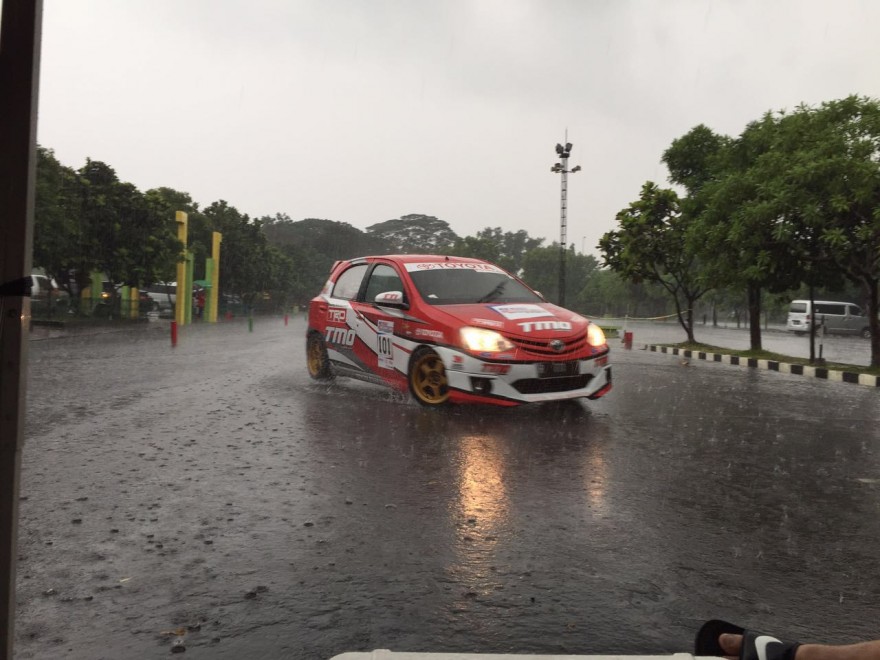 TTI TOYOTA GT RADIAL kejurnas slalom 2016 indonesia night city slalom 2016 1