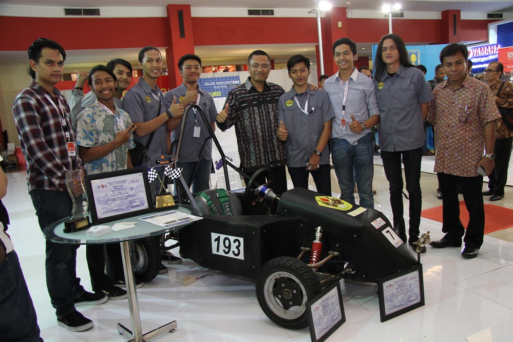 Mobil Berbasis Android dan Games Yang Bikin Gemes di IIMS 2016, Miss Motor Show Mulai Panas 2