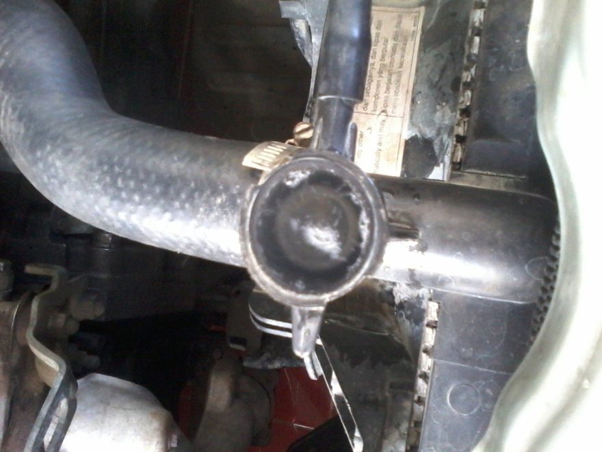 6 Ciri Ciri Packing Kepala Silinder Mobil Anda Bocor