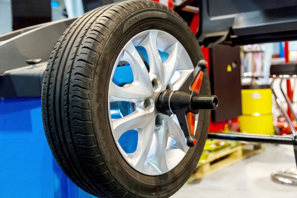 5-tanda-roda-kendaraan-anda-harus-di-balancing-fastnlow