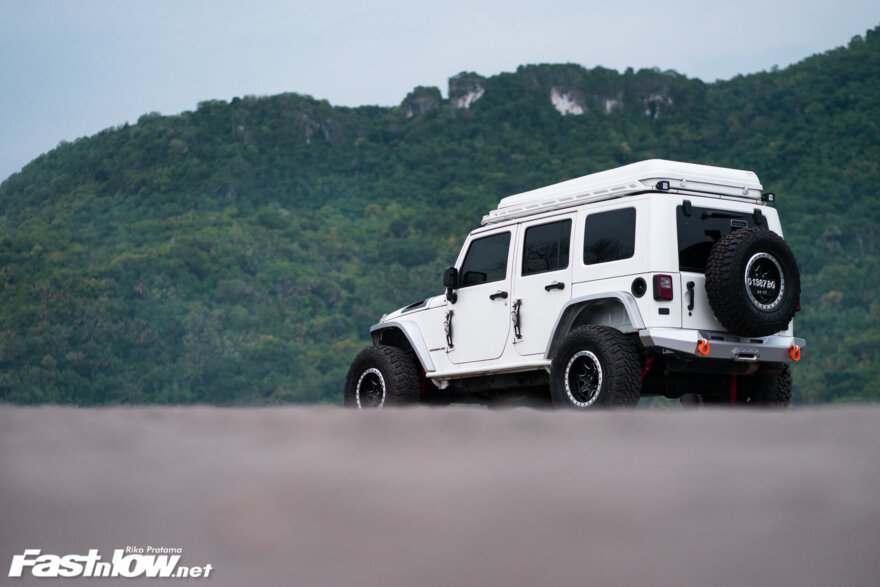 JEEP WRANGLER JK : Go Anywhere, Get Lost, Do Anything