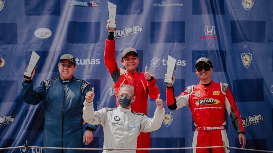 Teddy Darmansyah sukses rengkuh podium pertama di kejuaraan BMWCCI OMR 2022