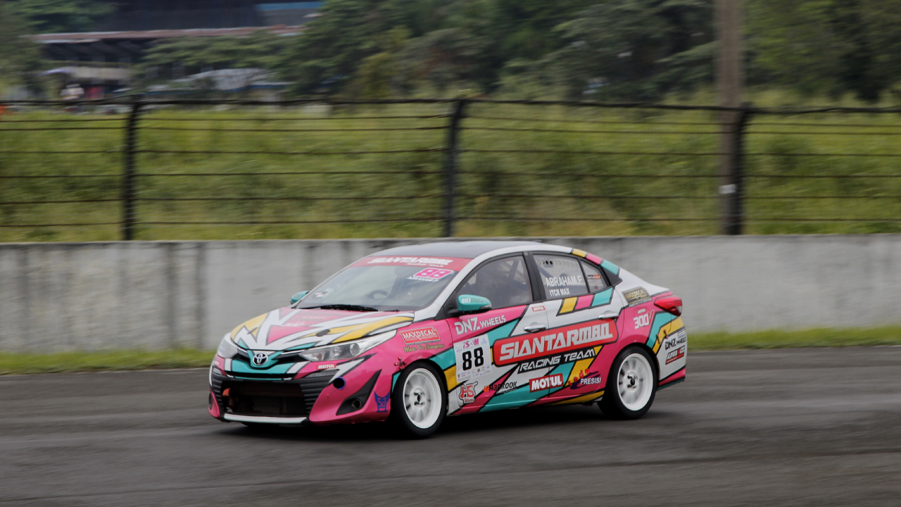 Abraham Nadeak salah satu pembalap privateer di Kejurnas ITCR Max 2022