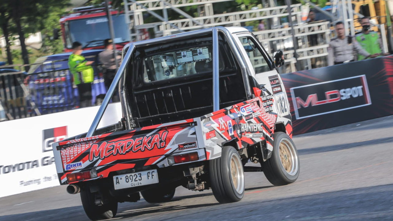 Rivaldy Febriadi peslalom Banteng Motorsport