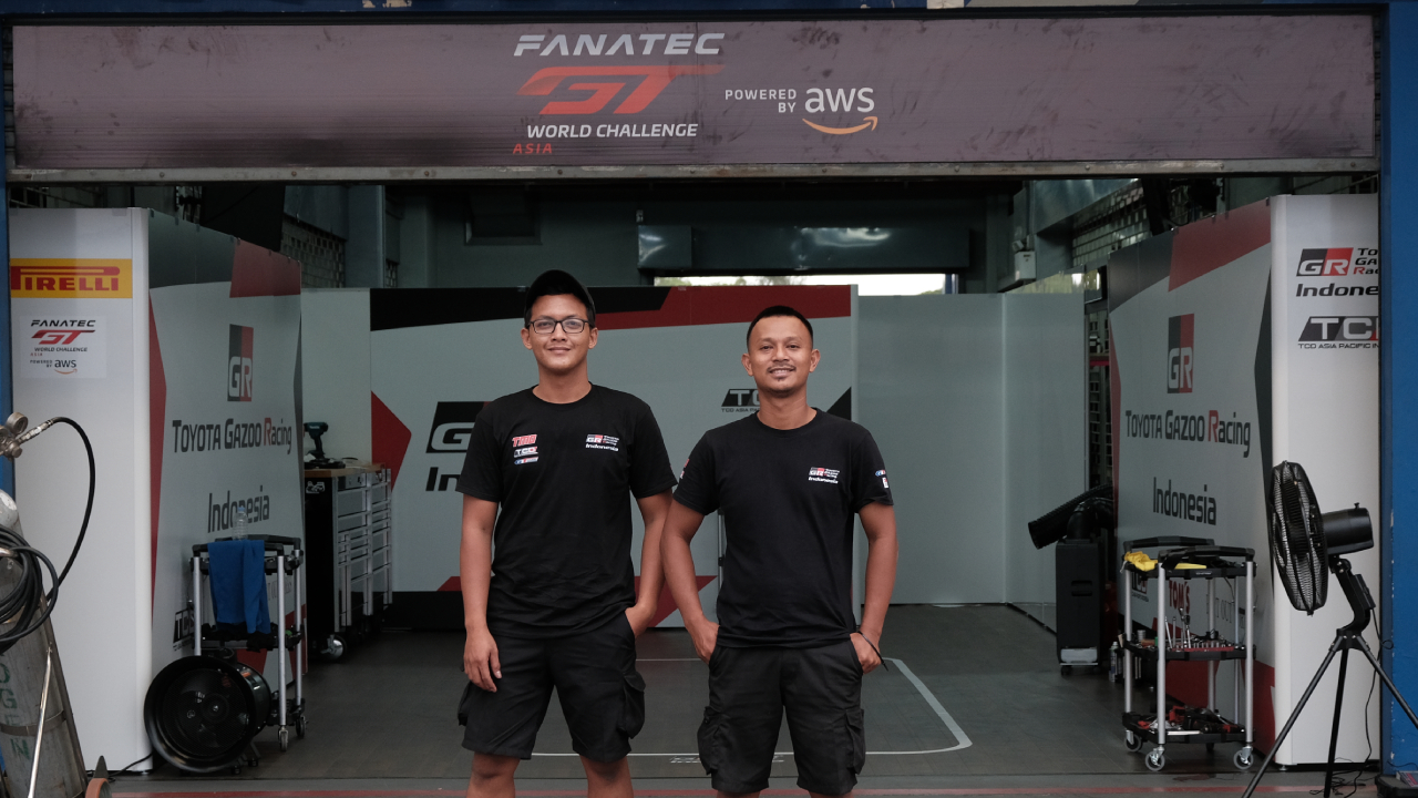 Mekanik TGRI dapat ilmu baru selama balapan GT4 Asia