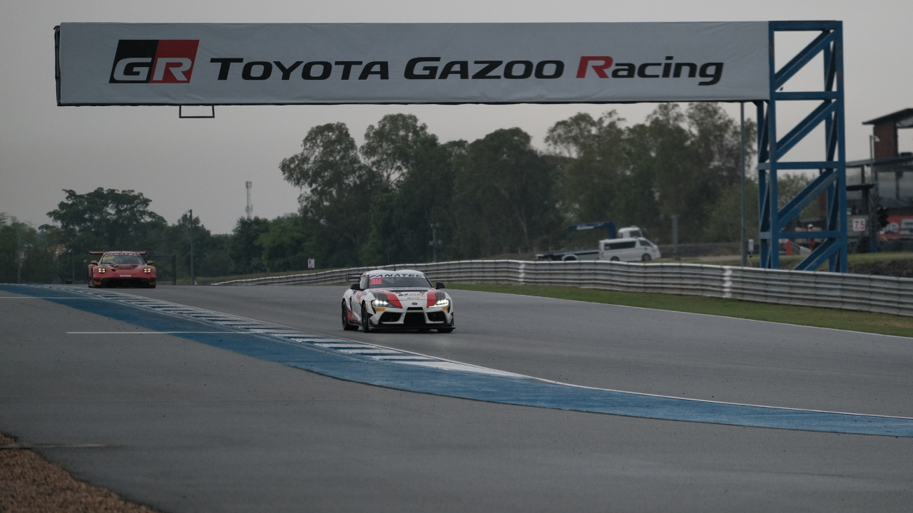 Toyota GR Supra GT4 pakai setir kiri, Haridarma Manoppo lakukan beberapa penyesuaian