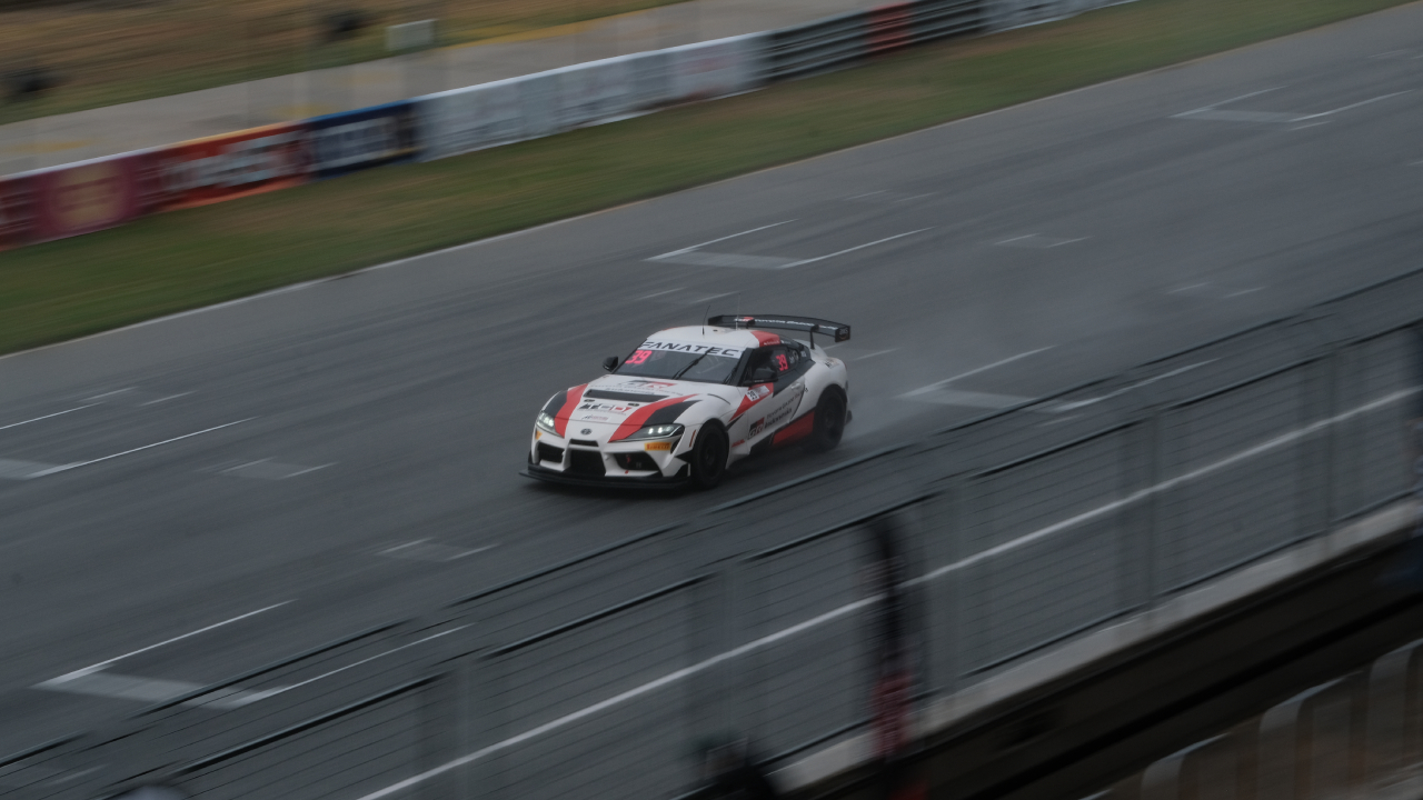 Toyota GR Supra GT4 pakai setir kiri, Haridarma Manoppo lakukan beberapa penyesuaian