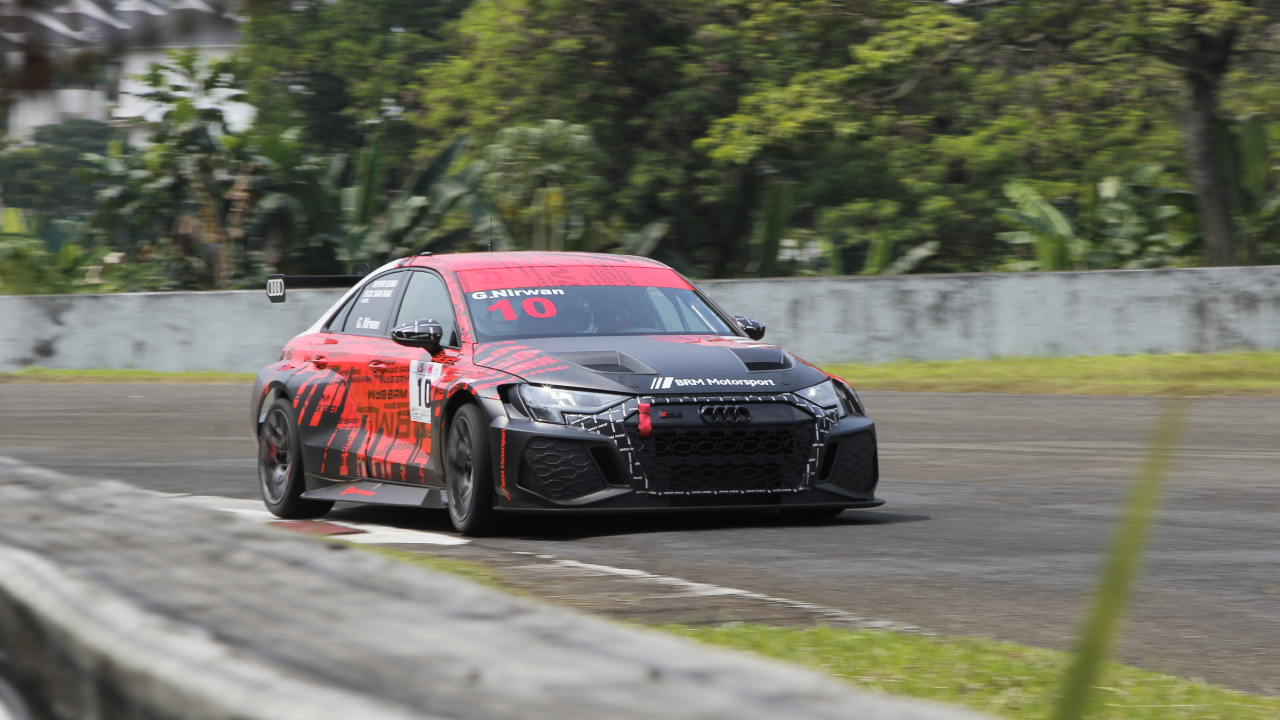 Glenn Nirwan pembalap BRM Motorsport TCD