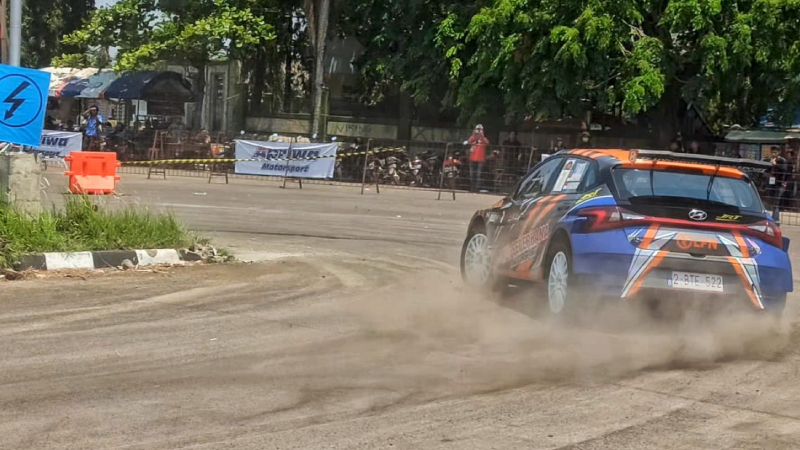 Perjuangan Haji Rahmat di Sprint Rally Indramayu hasilkan podium kelima