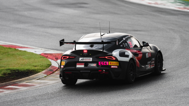 Performa Toyota GR Supra GT4 di lintasan basah sangat bisa diandalkan