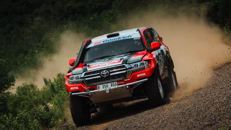 Toyota Land Cruiser 200 masih jadi andalan Julian Johan di AXCR 2024