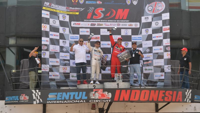 Trofi kemenangan MOMRC di Seri 3 terinspirasi dari teknik balap Heel and Toe