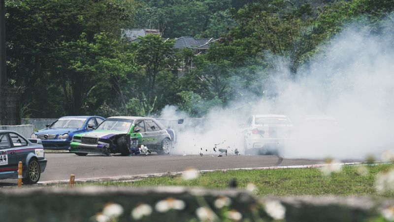 Kronologis insiden racing accident Haji Roni di ETCC Indonesia