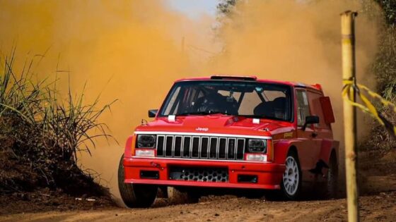 Jeep Cherokee jadi andalan Tb Adhi di ajang Kejurnas Sprint Rally 2024