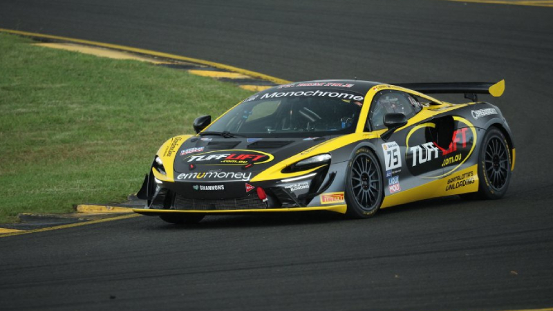 Glenn Nirwan podium di GT4 Australia 2025