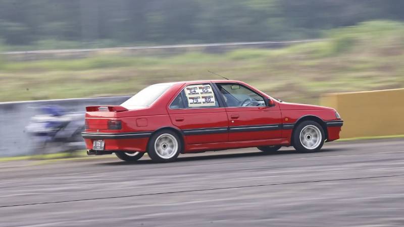 Peugeot 405 patahkan stigma negatif