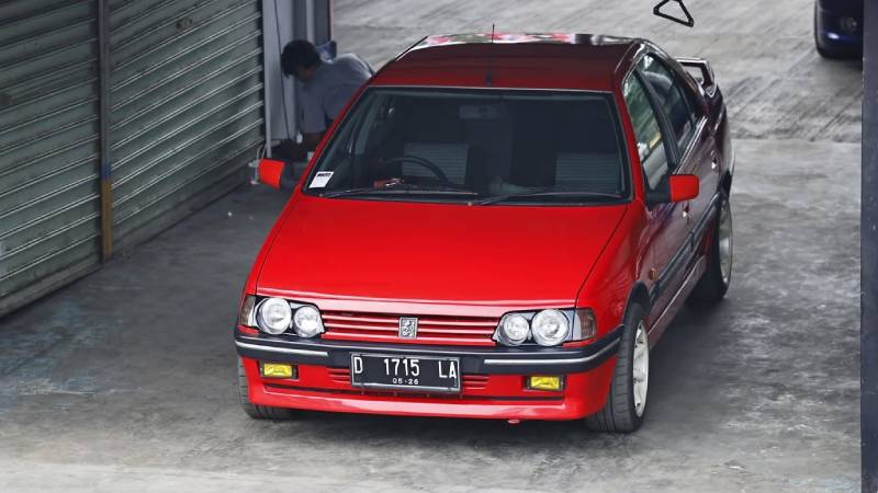Peugeot 405 patahkan stigma negatif